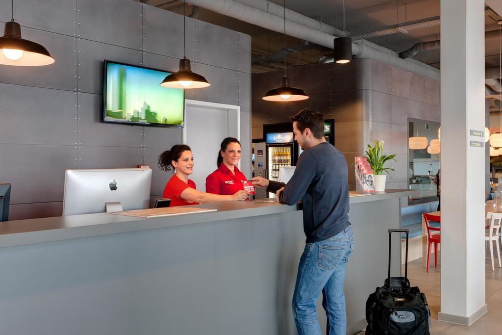 Meininger Hotel Berlin Airport Exterior photo