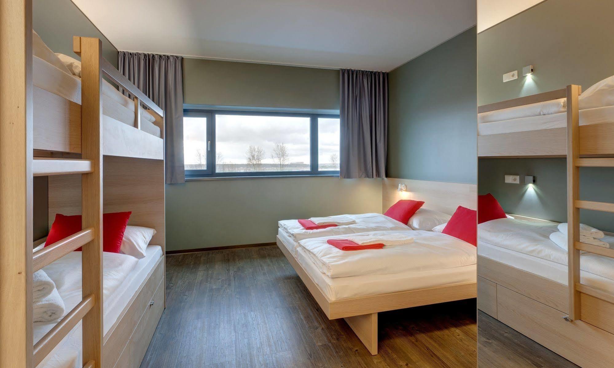 Meininger Hotel Berlin Airport Exterior photo
