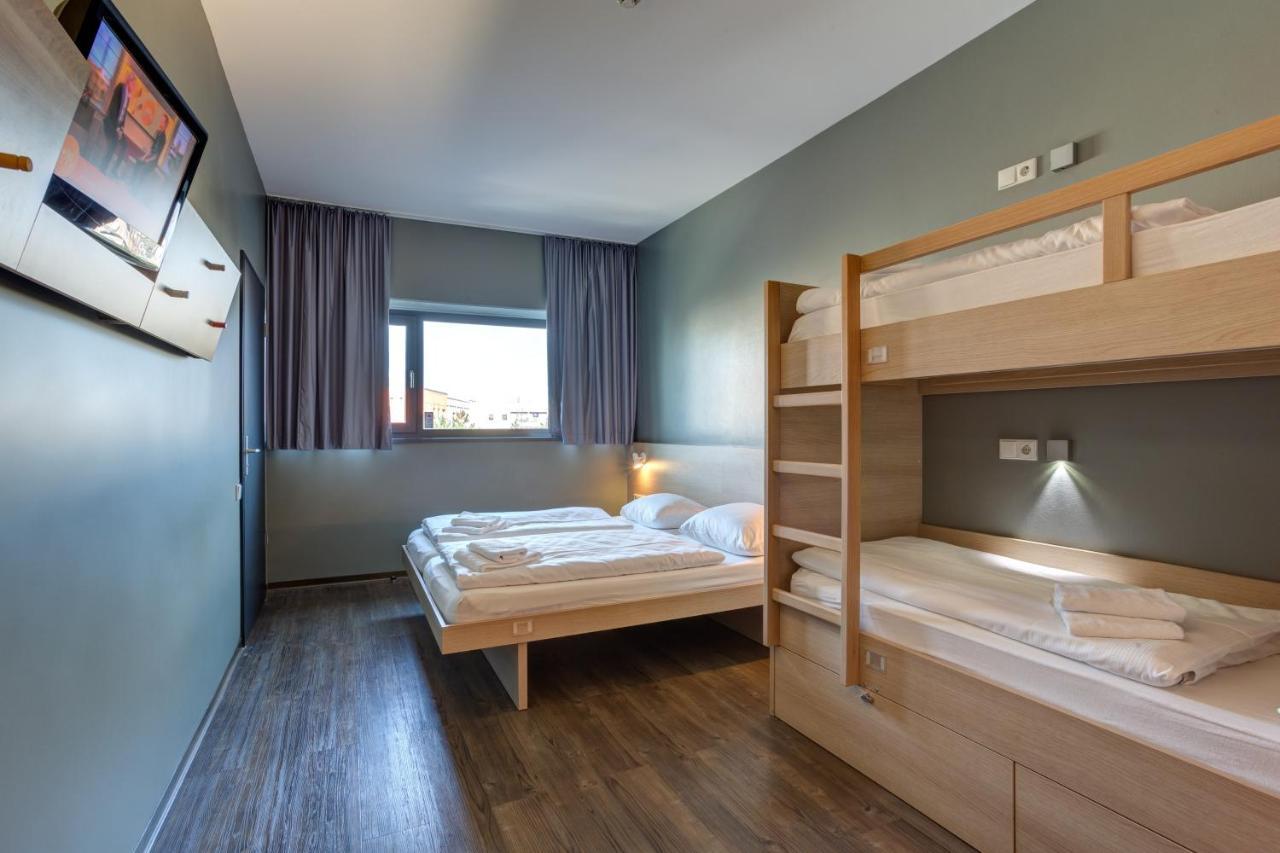 Meininger Hotel Berlin Airport Exterior photo